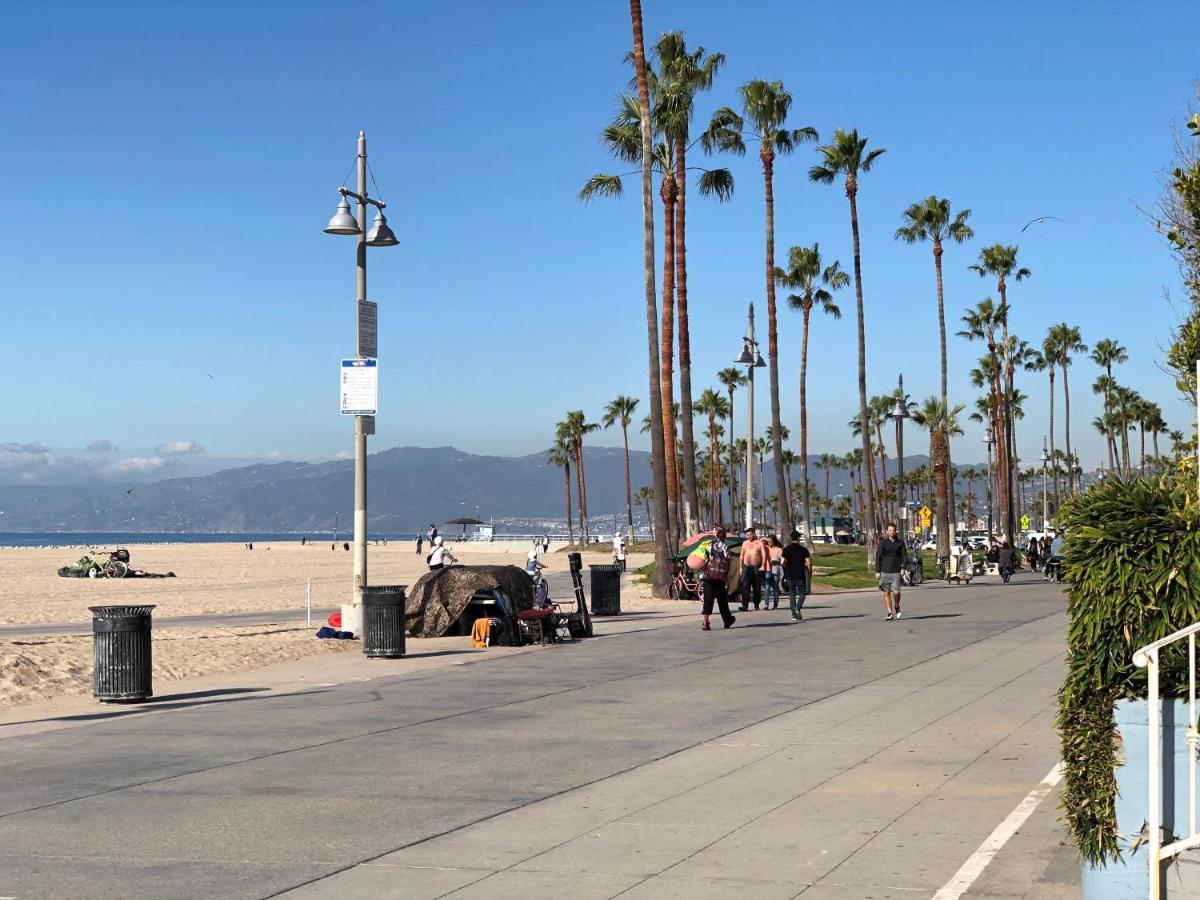 Venice Beach Bnb Rooms - Near Santa Monica Bed & Breakfast *
