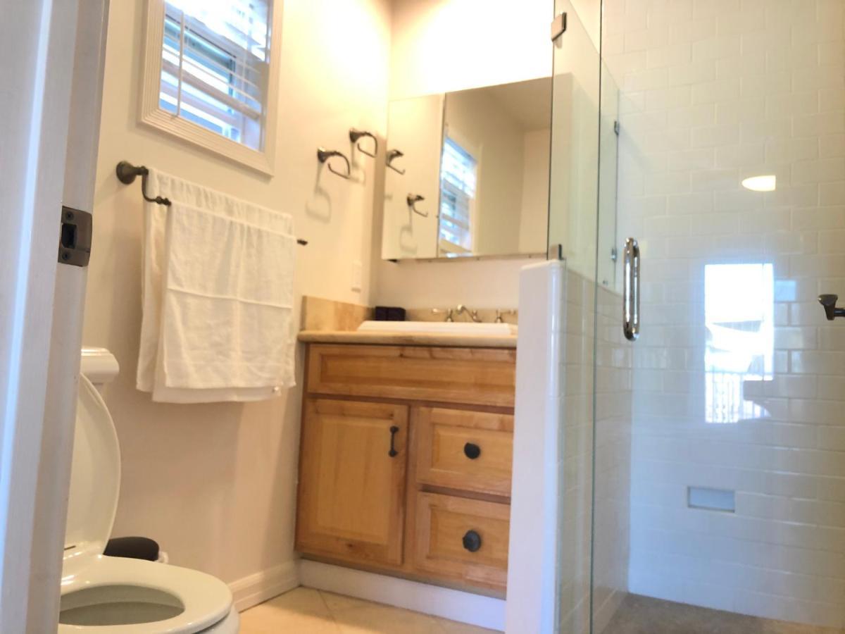 Venice Beach Bnb Rooms - Near Santa Monica Bed & Breakfast